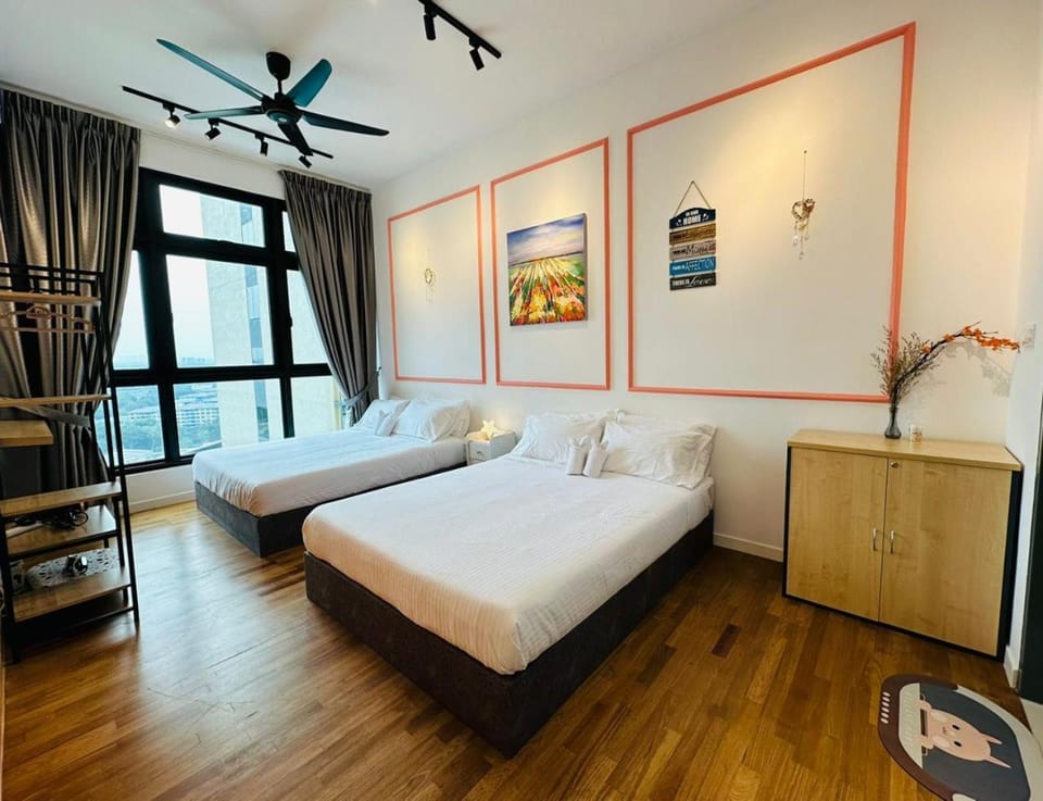 Bed, Photo of the whole room, Bedroom, fireplace