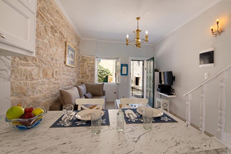 Evi's Maisonette House in Peloponnese, Western Greece and the Ionian