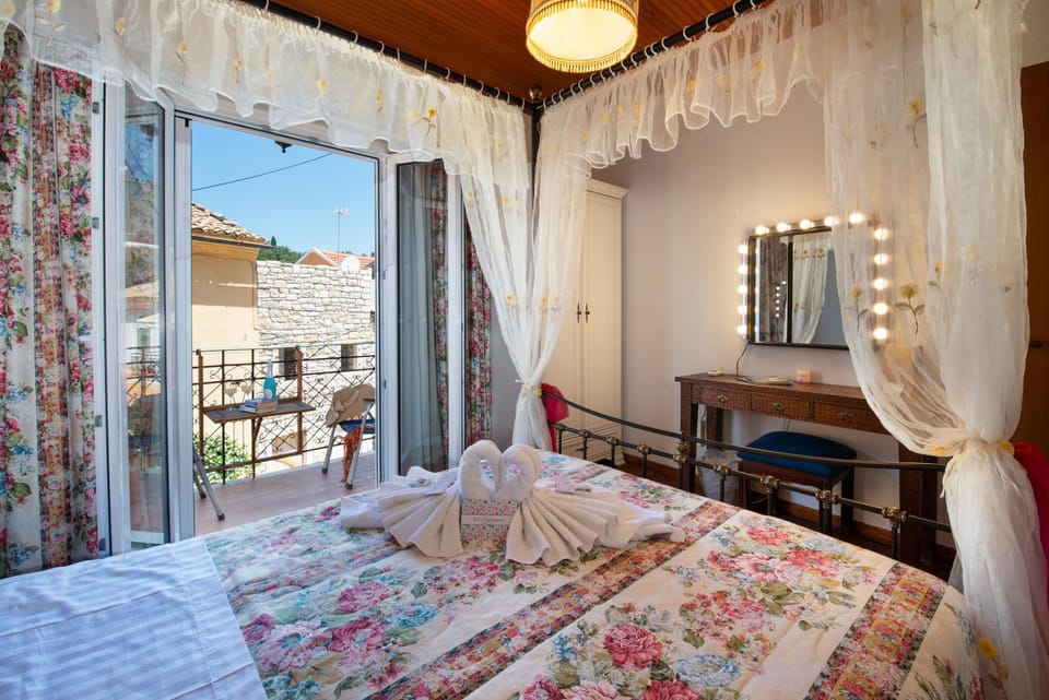 Evi's Maisonette House in Peloponnese, Western Greece and the Ionian