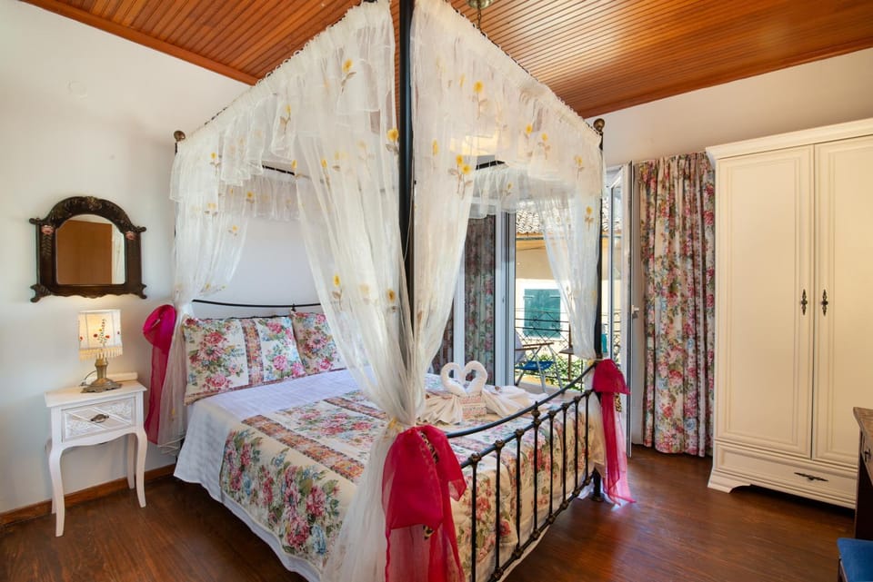 Evi's Maisonette House in Peloponnese, Western Greece and the Ionian