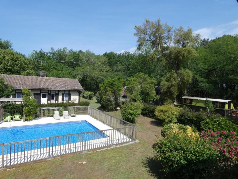 La roulotte House in Léon