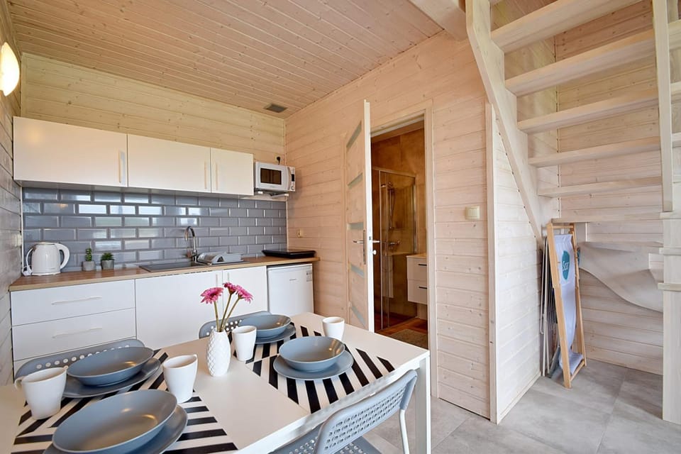 Kitchen or kitchenette, Dining area, minibar, pet friendly, stove