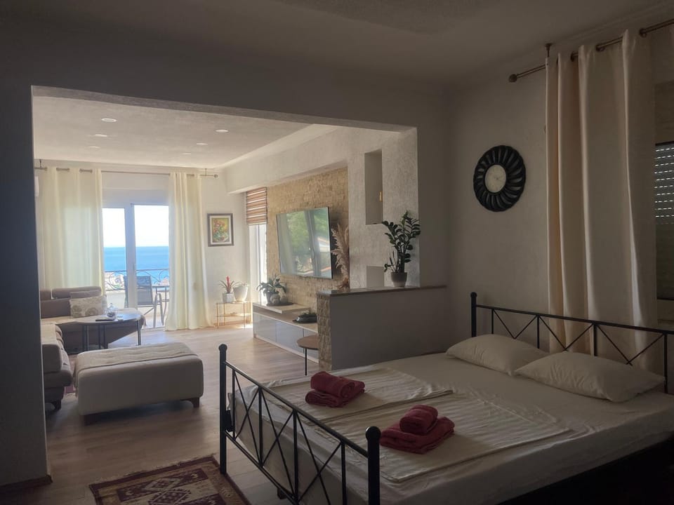 Bed, Living room, Seating area