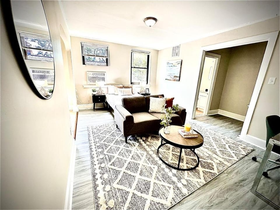 Lennox B405 Peaceful & Perfect Studio Apt Apartment in Philadelphia