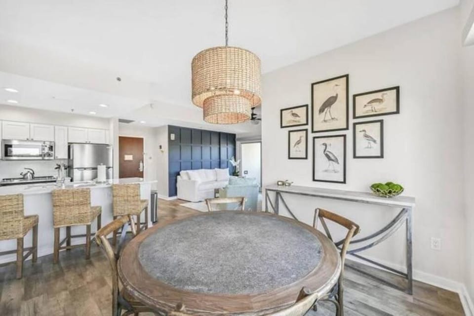 "Wine Down" - Gorgeous 2-bdrm Lockout in Sandestin Apartment in Miramar Beach