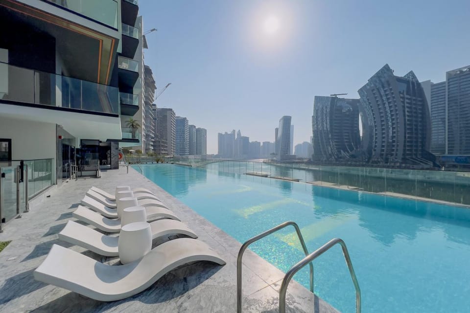Property building, Swimming pool, Swimming pool