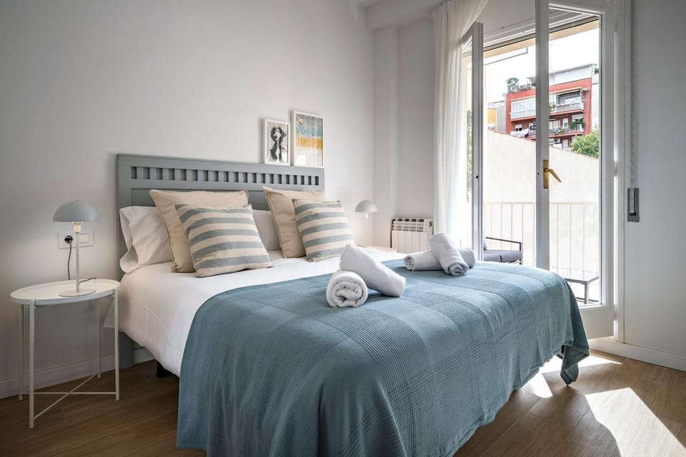 Other, Photo of the whole room, Bedroom