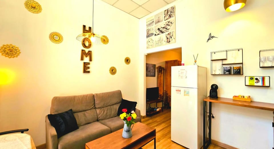 Kitchen or kitchenette, Living room