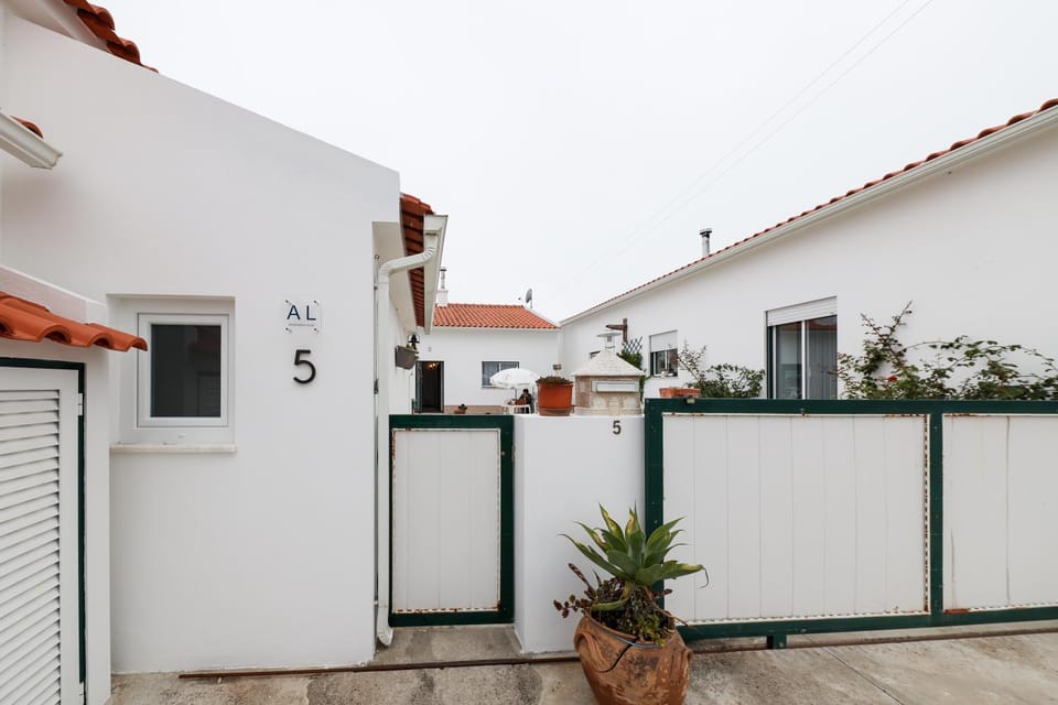 Property building, Day, Garden