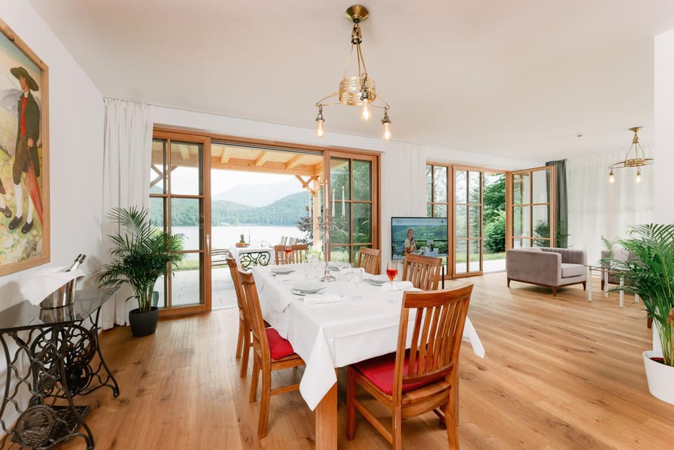Living room, Dining area, Lake view