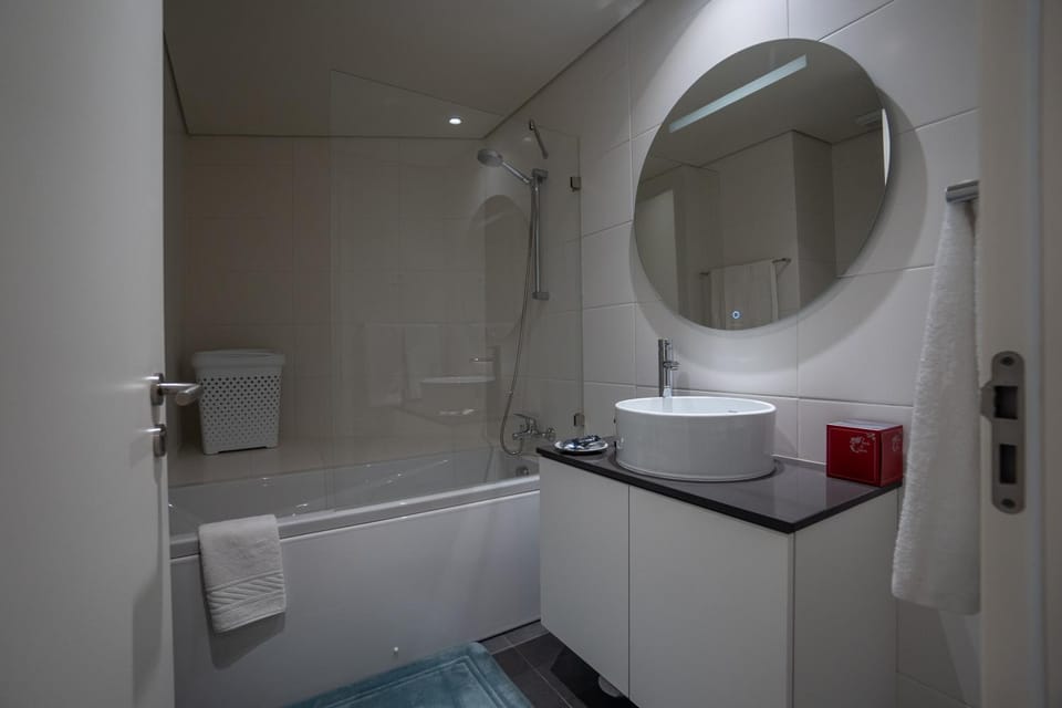 Shower, Bath