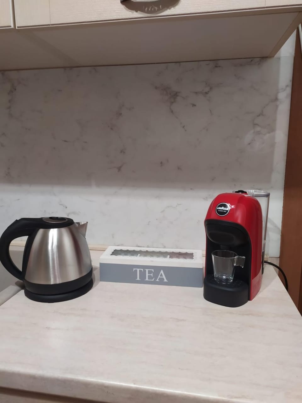 Coffee/tea facilities, Breakfast