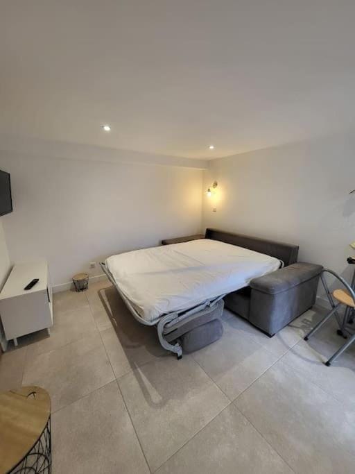 Studio 2 personnes équipé Apartment in Nouvelle-Aquitaine
