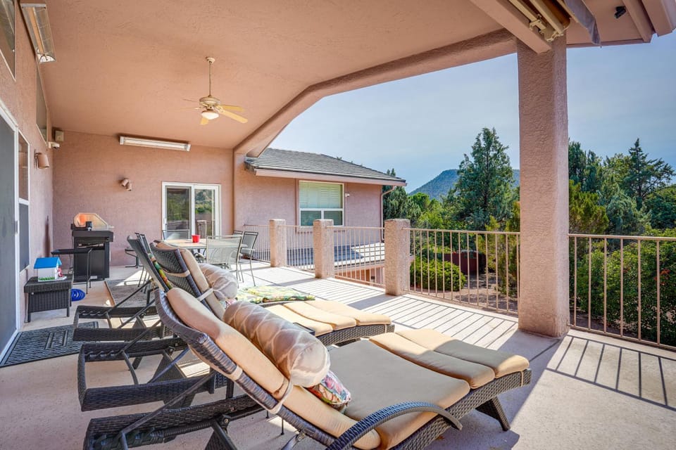 Covered Deck and Red Rock Views Home in Sedona House in Village of Oak Creek