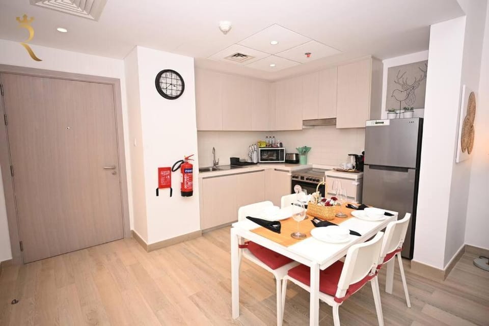 Coffee/tea facilities, Kitchen or kitchenette, Food and drinks, Dining area, Food, minibar, pet friendly, stove, toaster