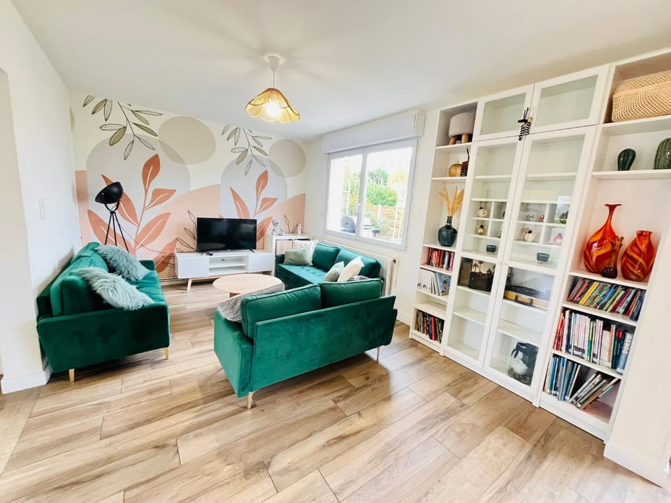 Communal lounge/ TV room, Living room