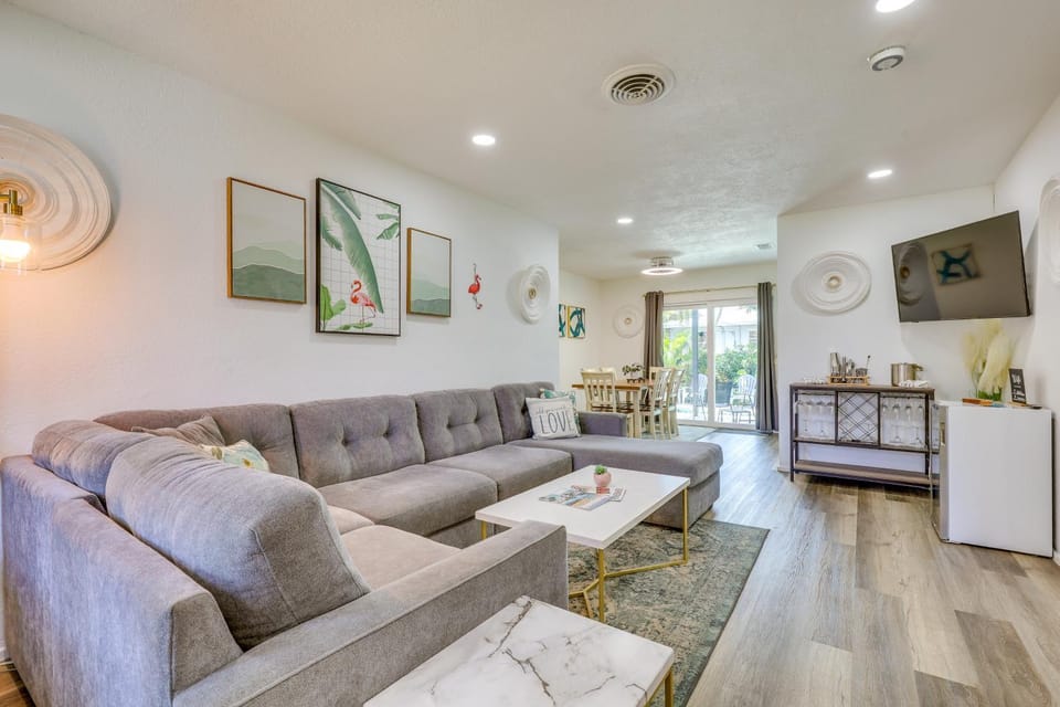 Heated Pool & Backyard Oasis in Pompano Beach! House in Pompano Beach