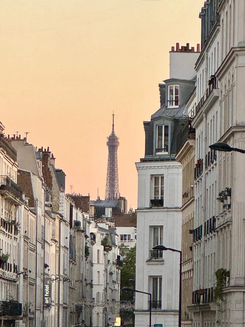 Appartement avec terrasse fleurie au dernier étage - Paris 17 Apartment in Paris