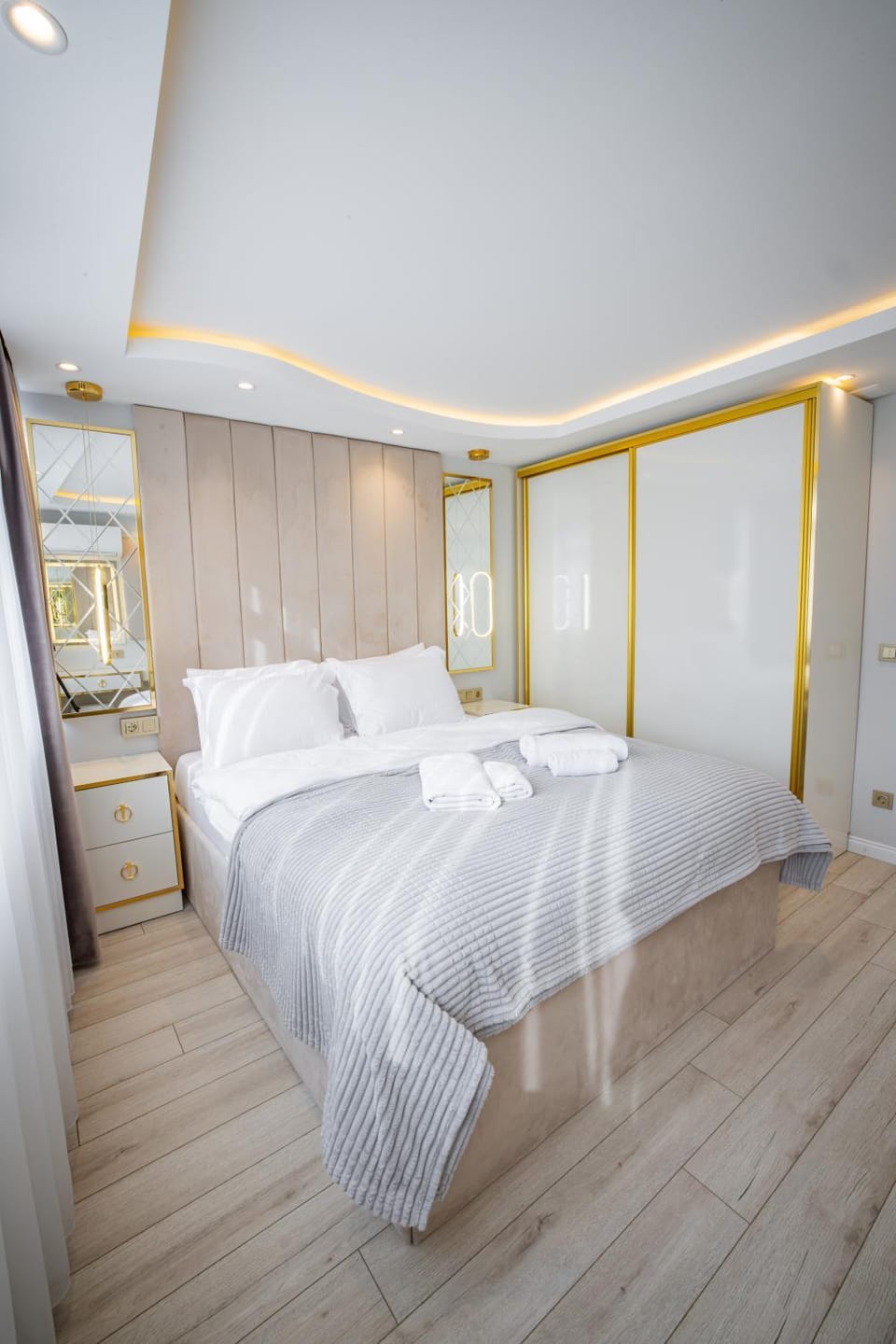 Bed, Photo of the whole room, Bedroom, towels, wardrobe
