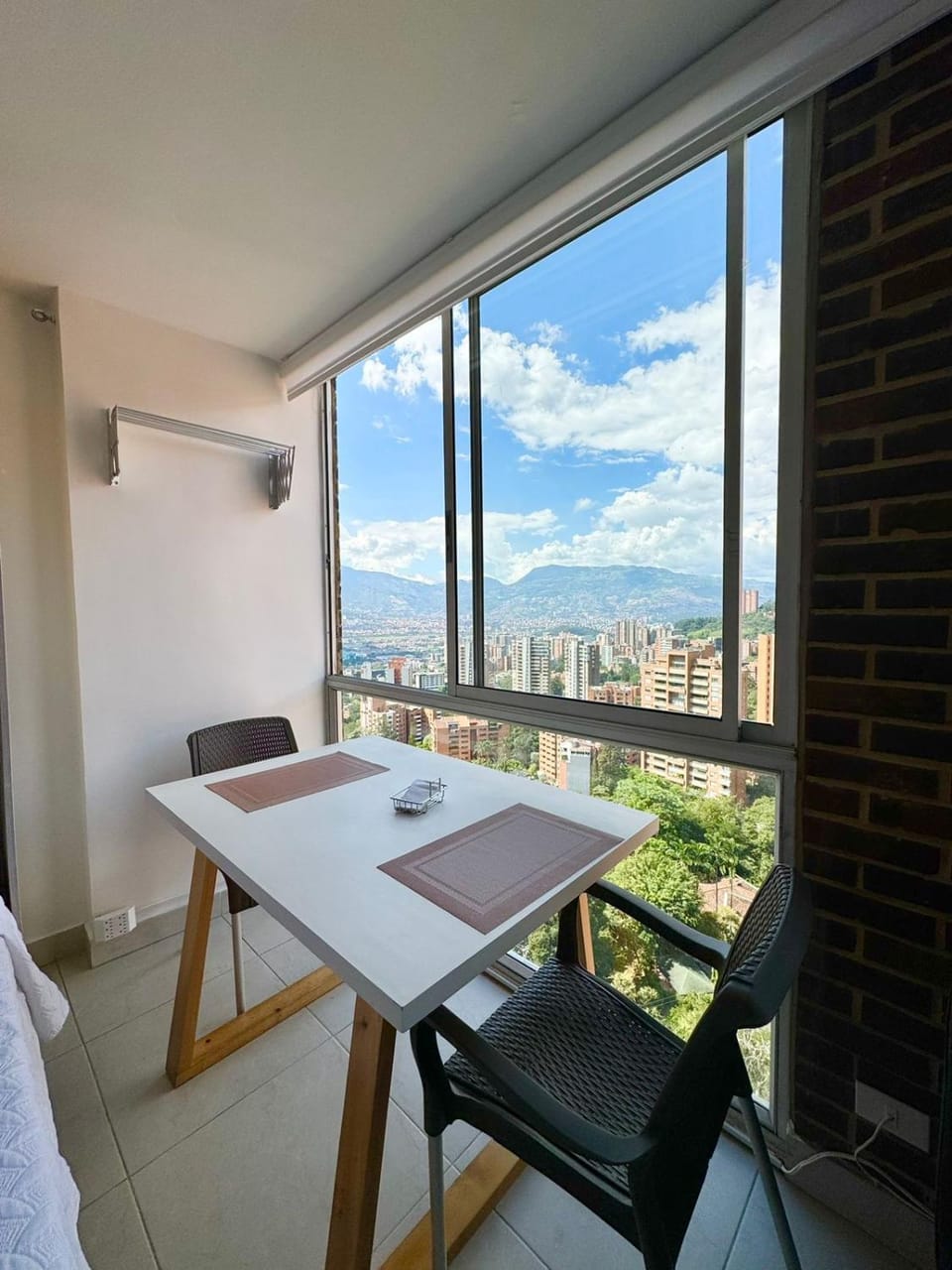 Apto Familiar in poblado Apartment in Medellin
