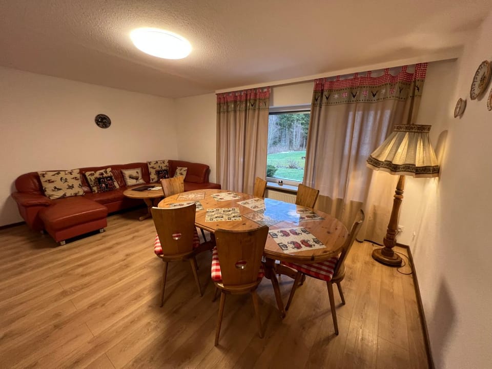 Living room, Seating area, Dining area