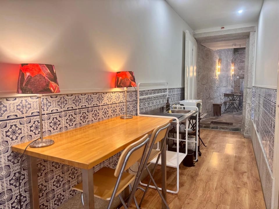 Dining area, microwave