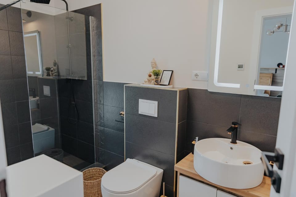 Shower, Toilet, Bathroom