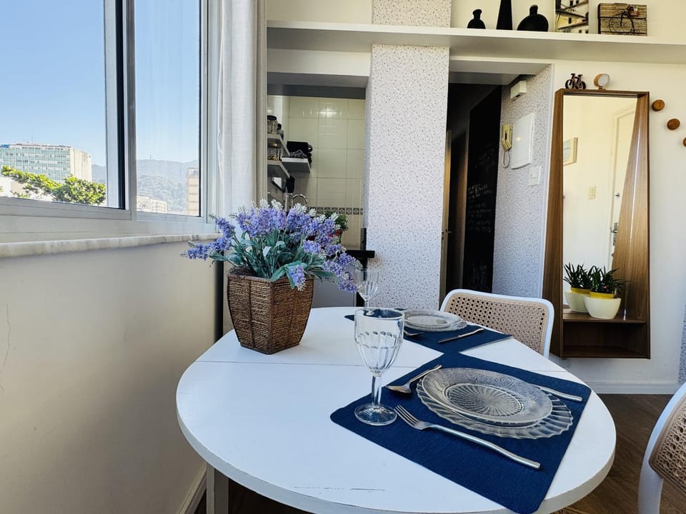 Charmoso e Bem Localizado Leblon / BestHostRio Apartment in Rio de Janeiro