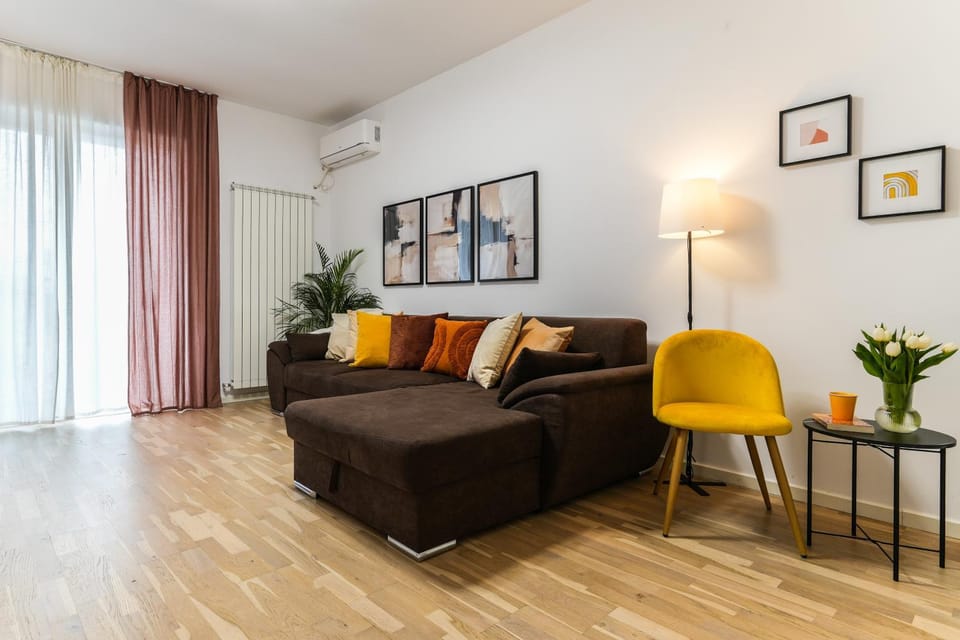 Living room, Seating area, air conditioner