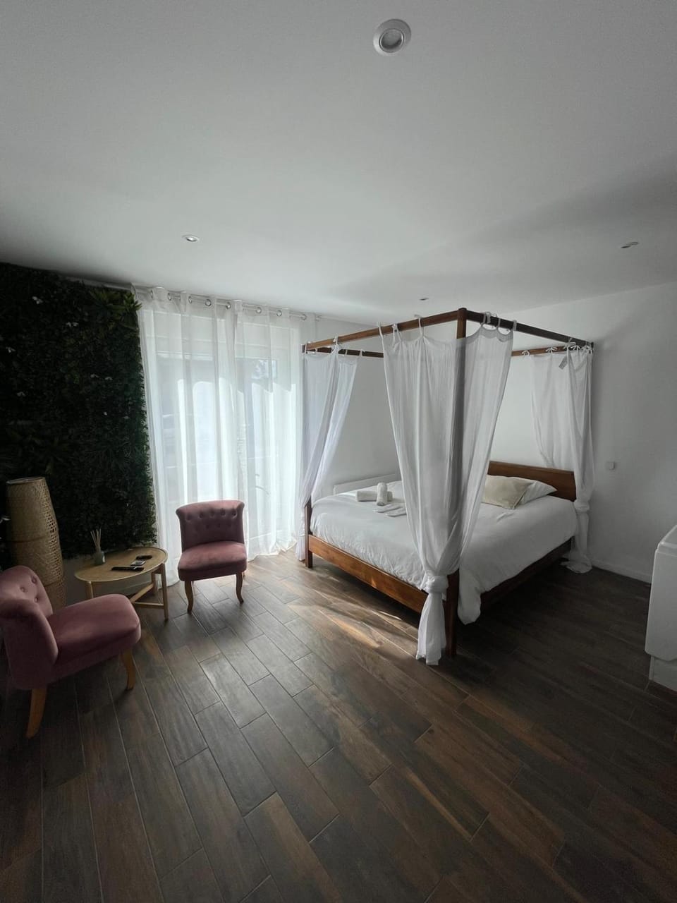 La Suite Bali Jacuzzi,Sauna,Netflix,Disney Apartment in Amiens