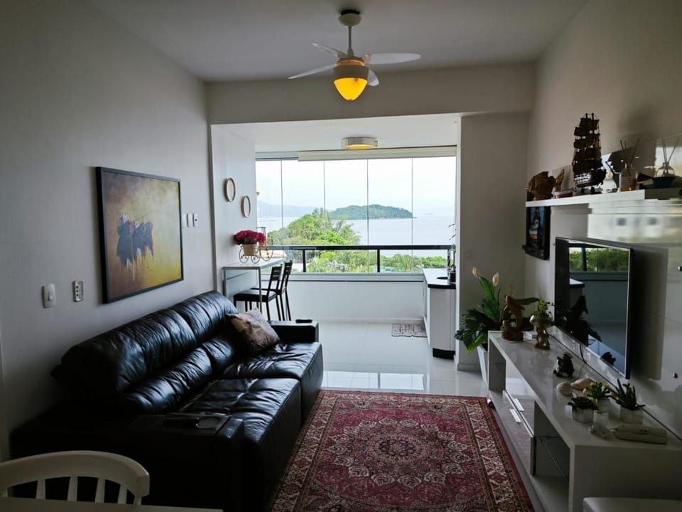 C128 Apartamento de dois quartos de frente para o mar Apartment in Florianopolis