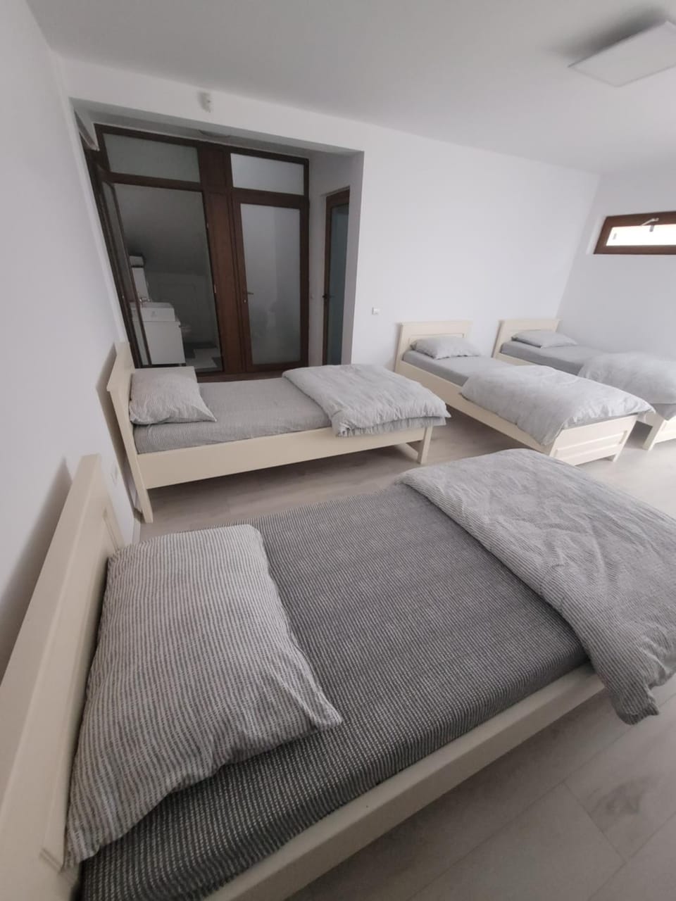 Bed, Photo of the whole room, Seating area, Bedroom