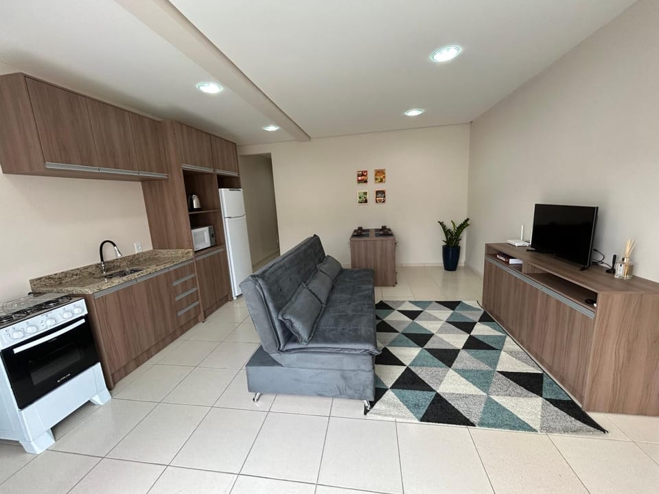 Communal lounge/ TV room, TV and multimedia, Kitchen or kitchenette, Living room, Seating area, Dining area, minibar, oven, pet friendly, stove