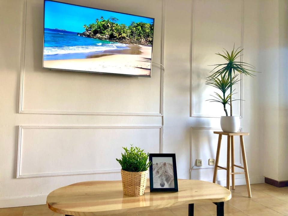 Communal lounge/ TV room, TV and multimedia, Evening entertainment
