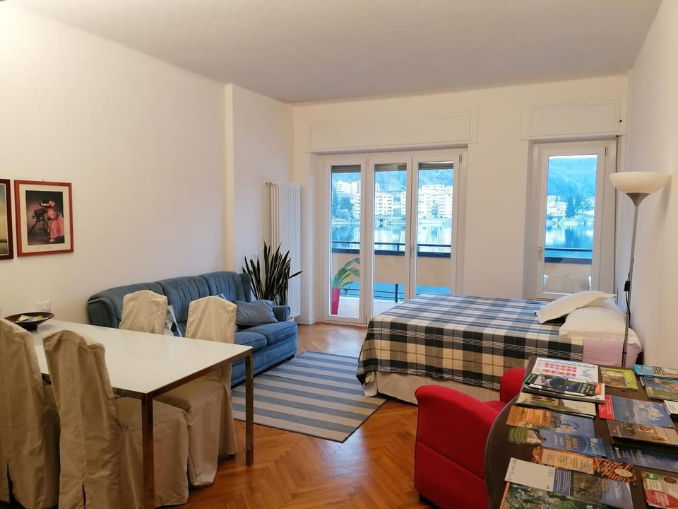 Lakefront 15 Apartment in Omegna