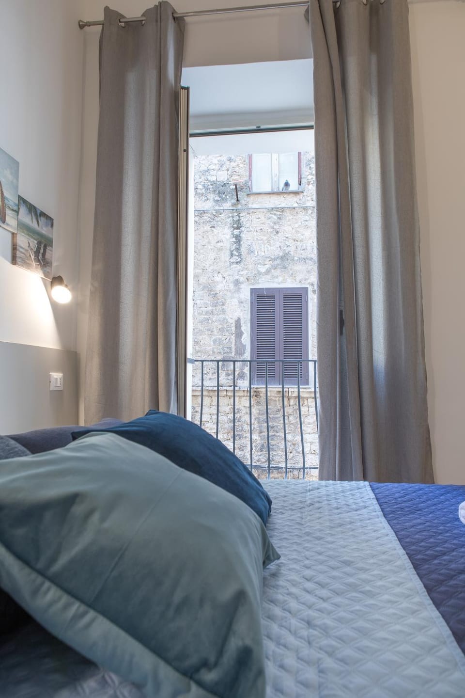 Bed, View (from property/room), Balcony/Terrace, Photo of the whole room, Bedroom