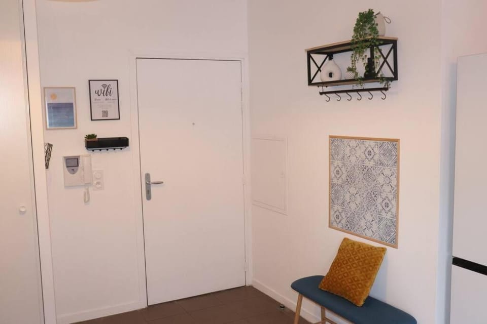 Les cèdres - parking privé -Tram A 50 m - loggia 9m2 Apartment in Bordeaux