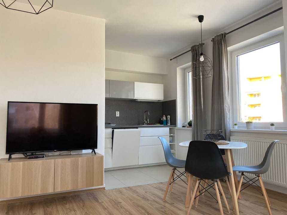 Communal lounge/ TV room, Kitchen or kitchenette