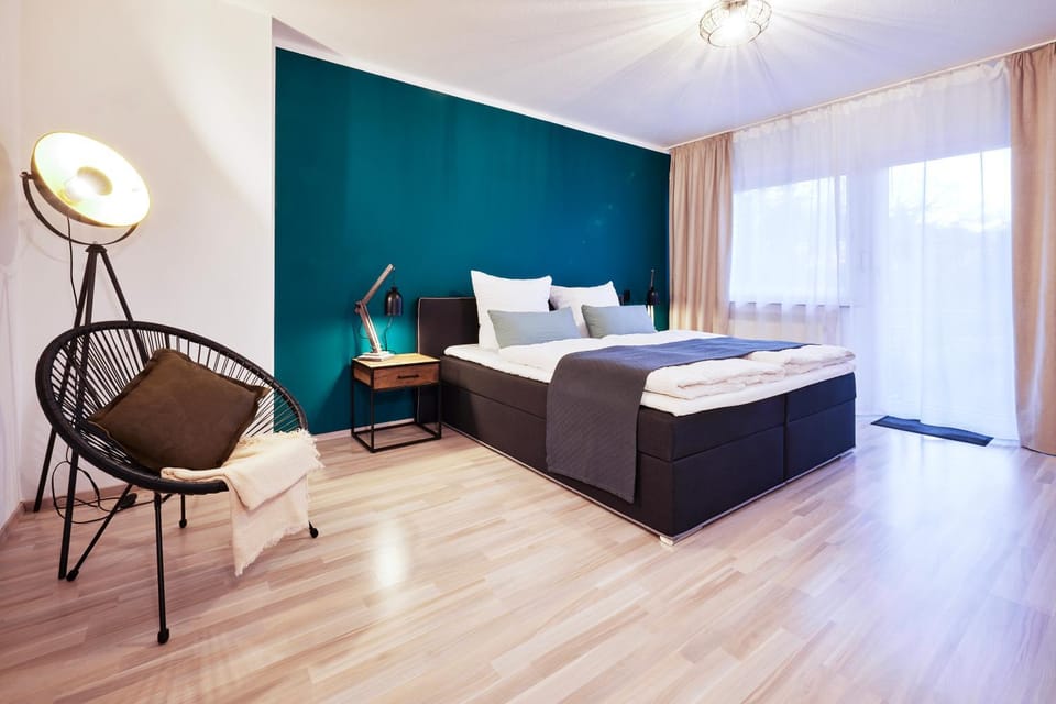 Bed, Seating area, Bedroom