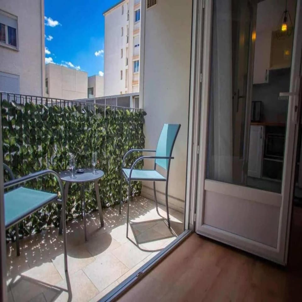 Day, Balcony/Terrace