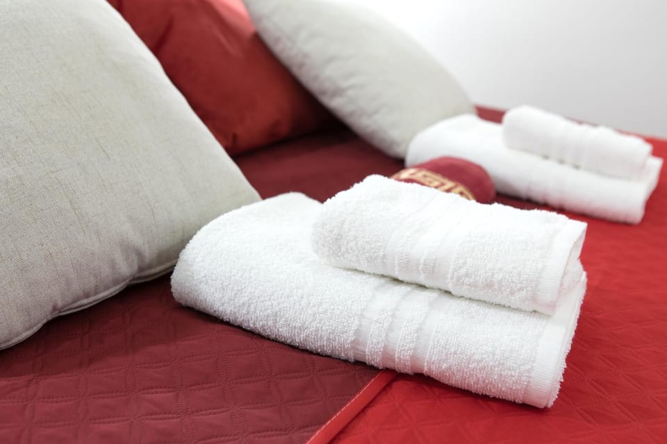 Bed, Photo of the whole room, Bedroom, towels