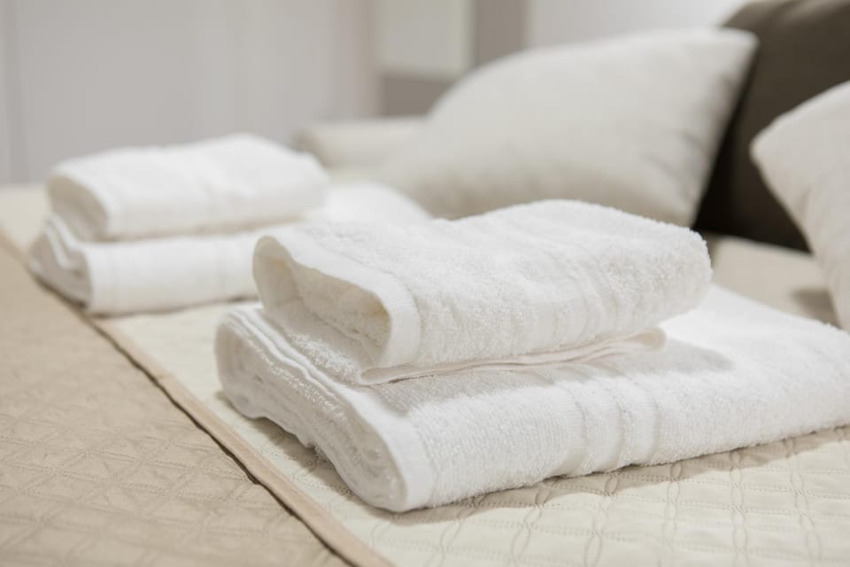 Bed, Photo of the whole room, Bedroom, towels