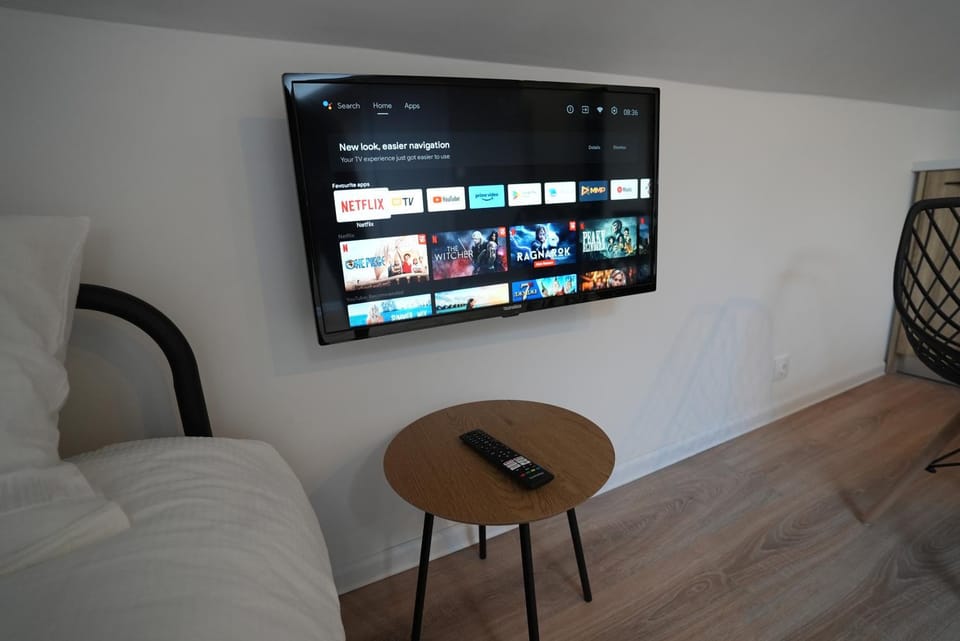 Communal lounge/ TV room, TV and multimedia, Evening entertainment