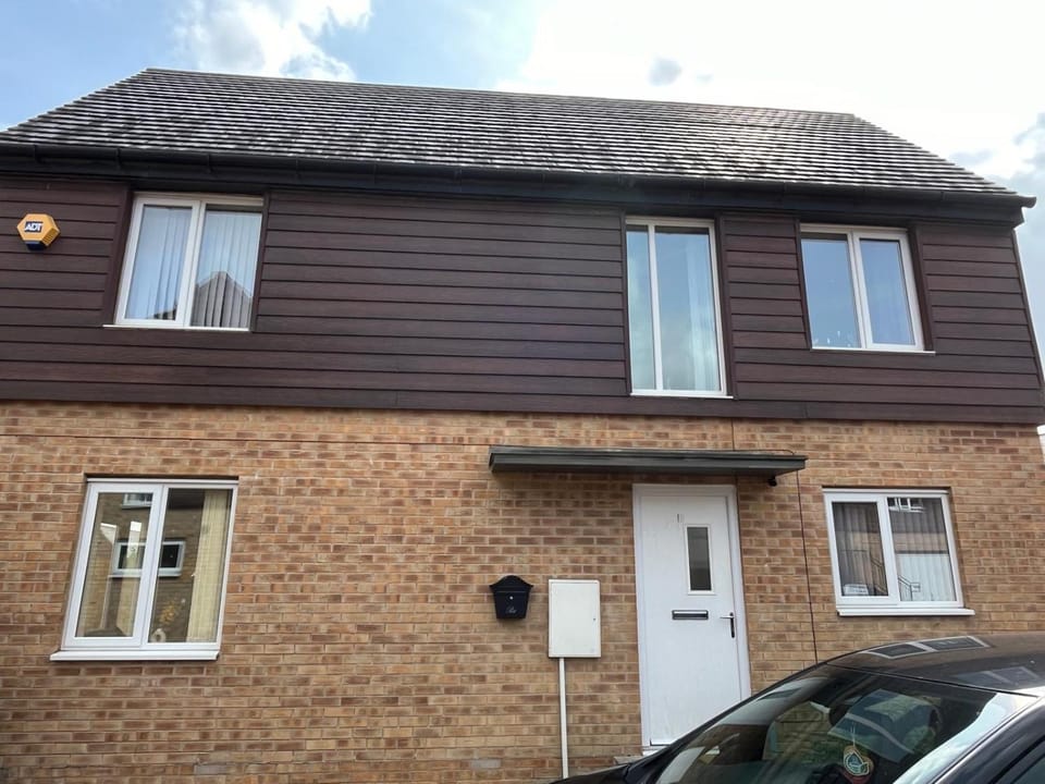 LovelyHome4 Family & Contractors Leeds House in Leeds