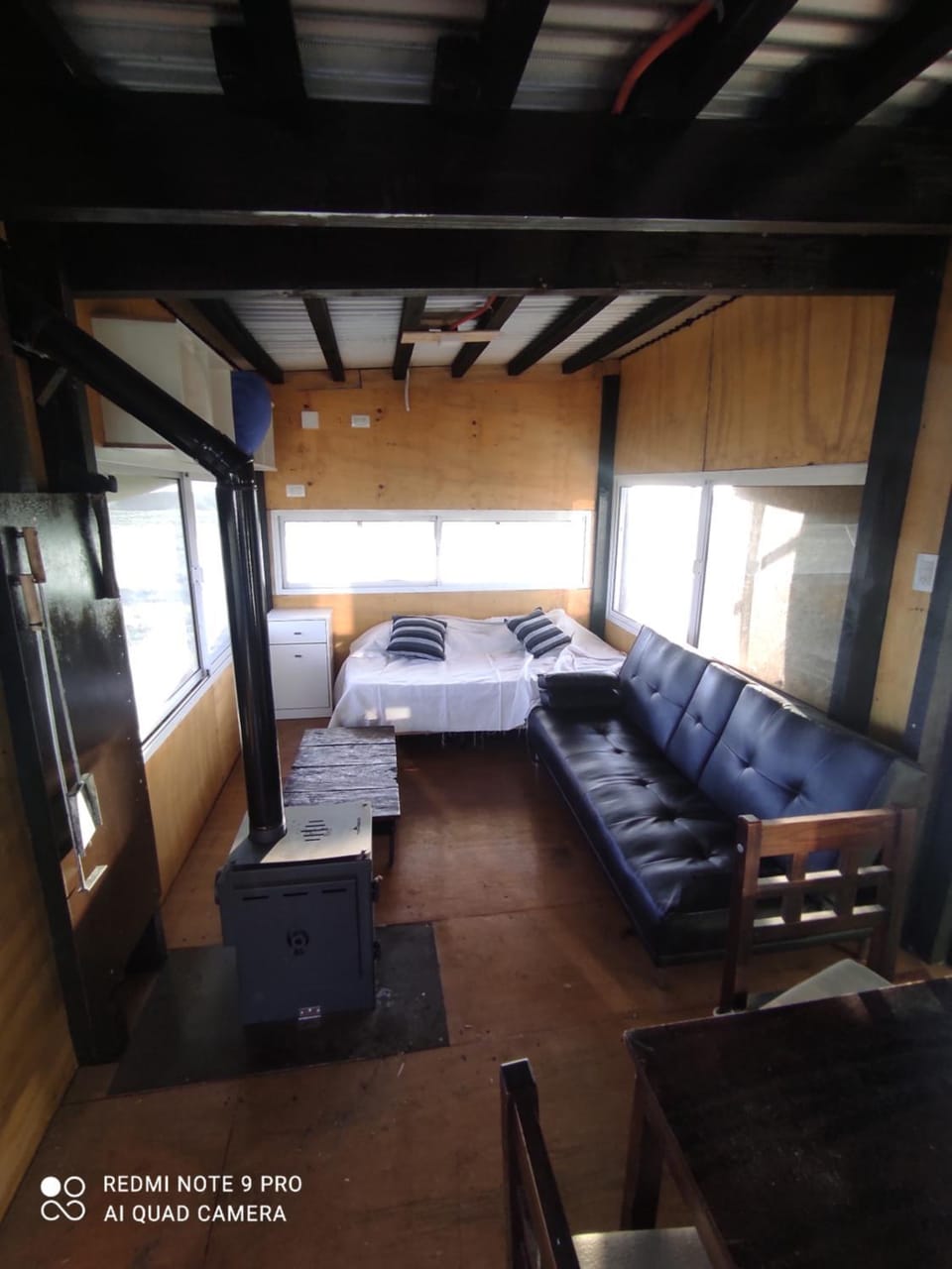 Bed, Living room, Photo of the whole room, Seating area, Bedroom
