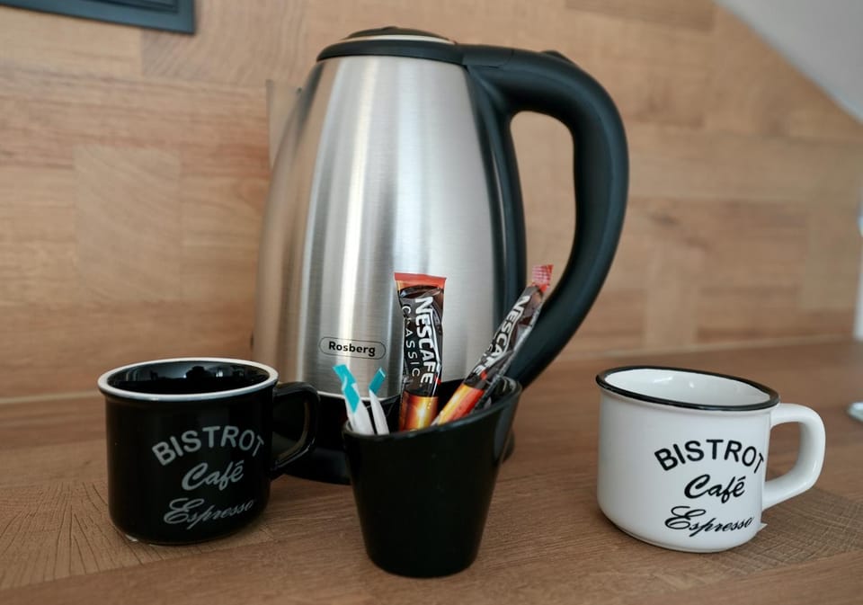 Coffee/tea facilities, Kitchen or kitchenette