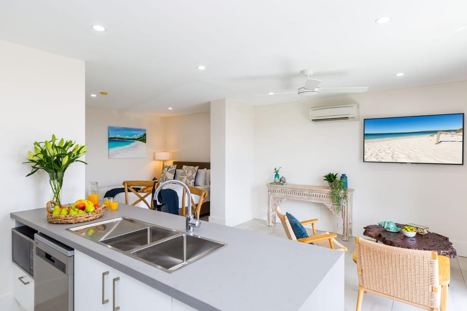 Ishtar Apartment 3 by Book Jervis Bay - Luxury Studio Apartment in Huskisson