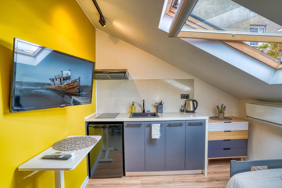 TV and multimedia, Kitchen or kitchenette