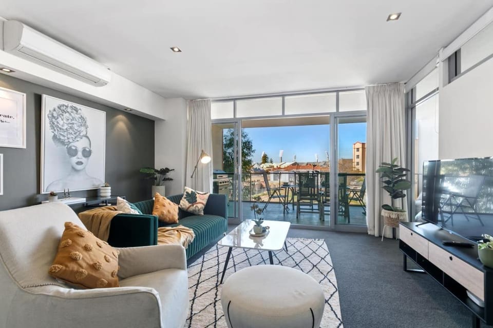 Living room, Entertainment