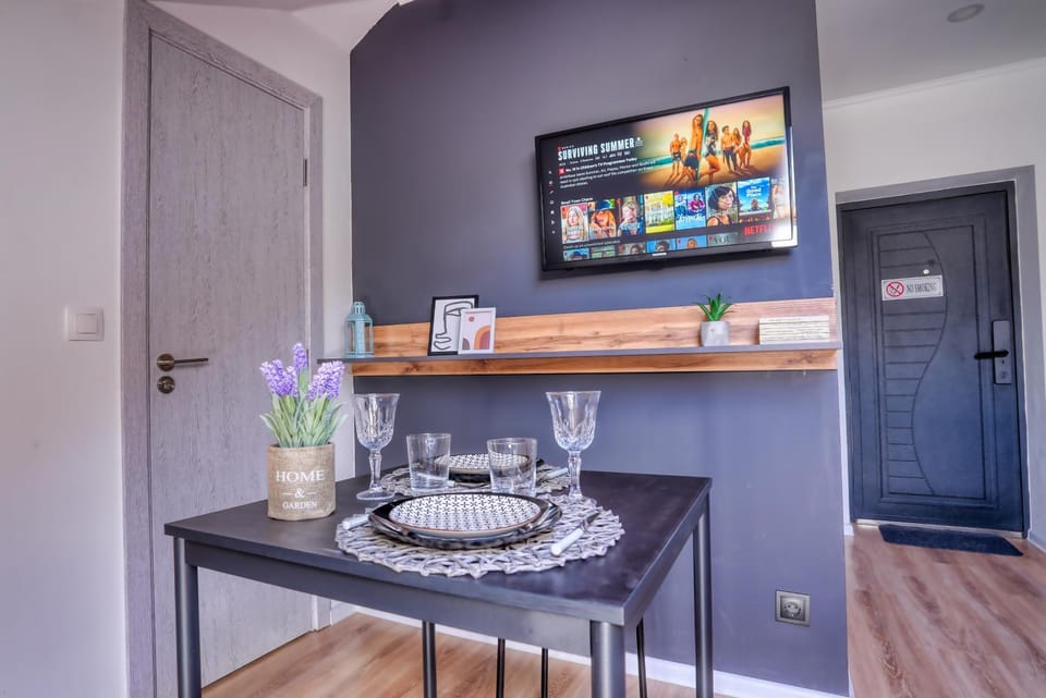 TV and multimedia, Dining area